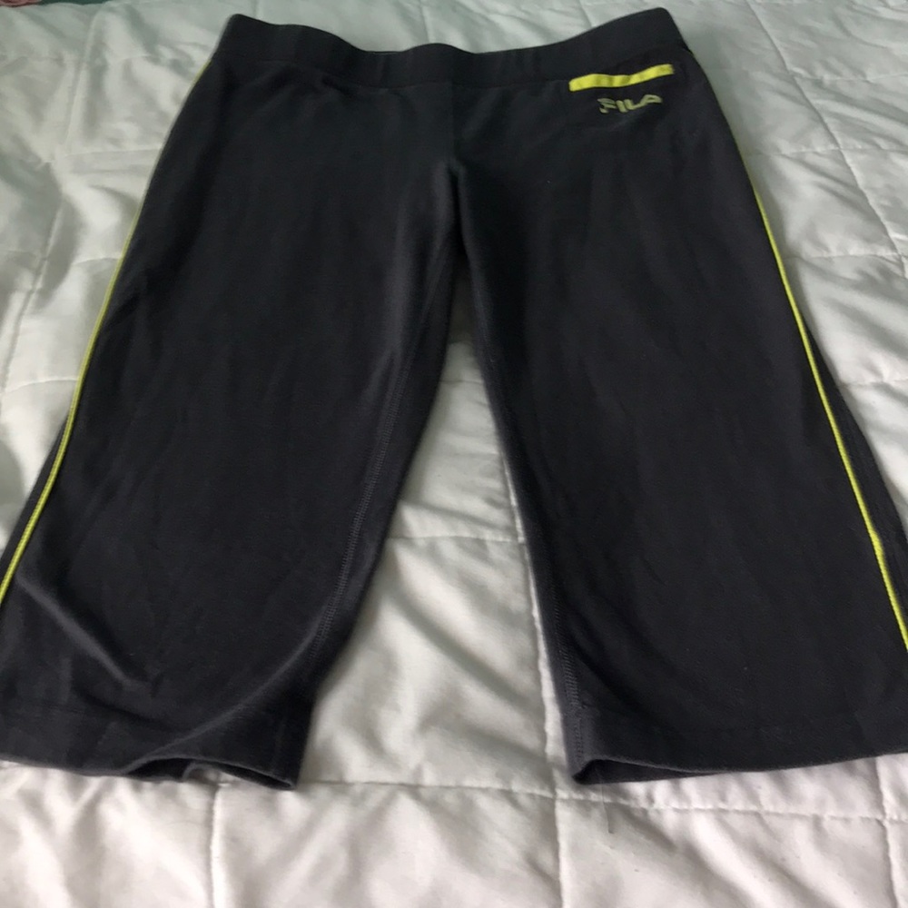 Capri yoga pants